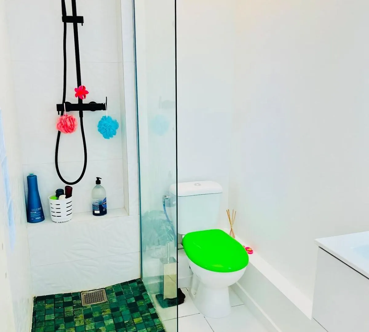 Cozy Waterfront Two-Level Condo With 2 Bathrooms ,Pool, Ac Baie Nettle Apartment