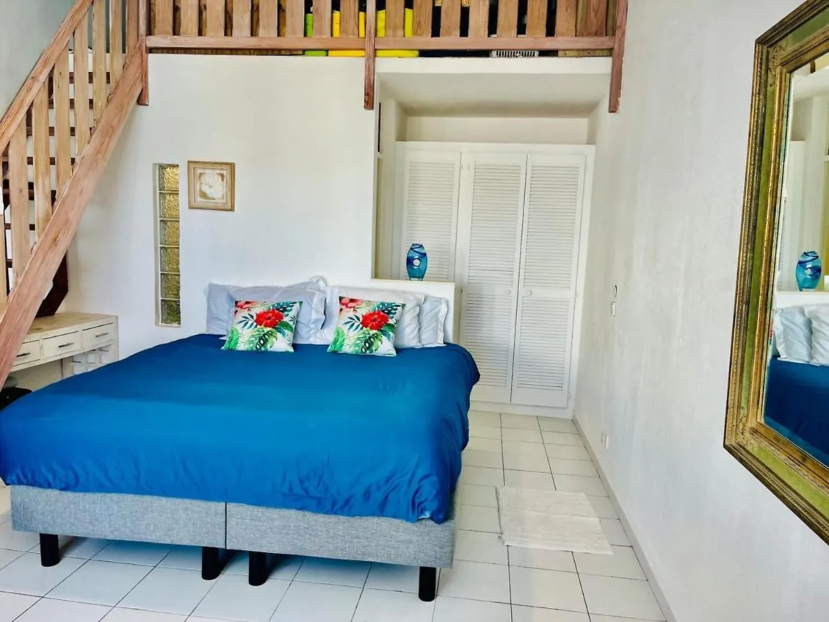 Cozy Waterfront Two-Level Condo With 2 Bathrooms ,Pool, Ac Baie Nettle 0*,  Sint Maarten/Saint Martin