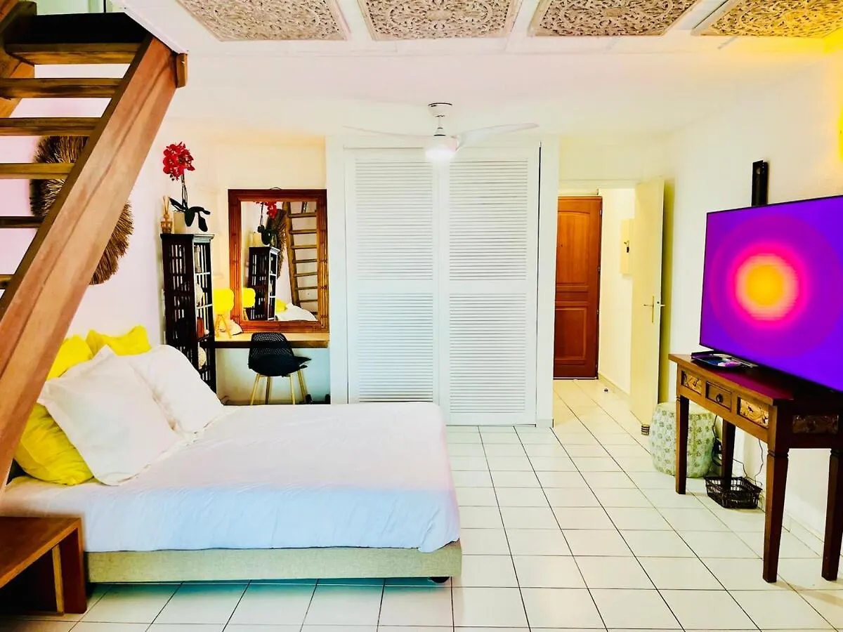 Cozy Waterfront Two-Level Condo With 2 Bathrooms ,Pool, Ac Baie Nettle