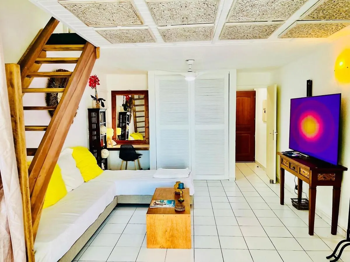 Apartment Cozy Waterfront Two-Level Condo With 2 Bathrooms ,Pool, Ac Baie Nettle