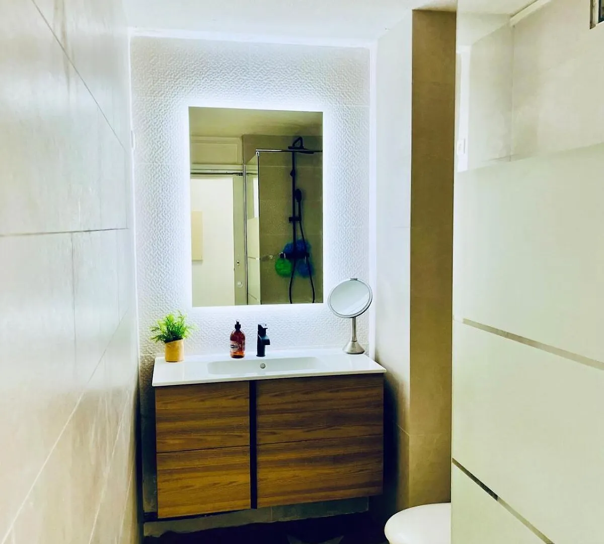 Cozy Waterfront Two-Level Condo With 2 Bathrooms ,Pool, Ac Baie Nettle 0*,  Sint Maarten/Saint Martin